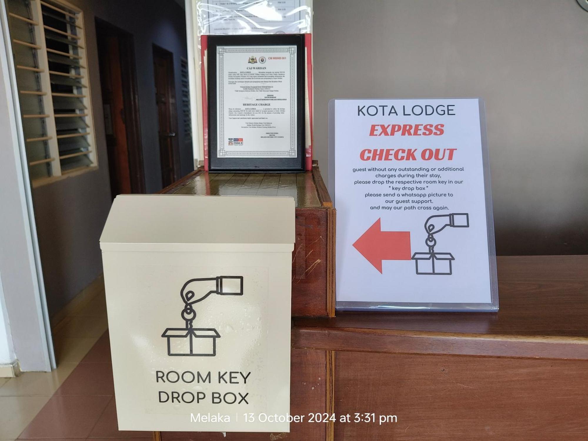Kota Lodge Guest House Malacca Ngoại thất bức ảnh