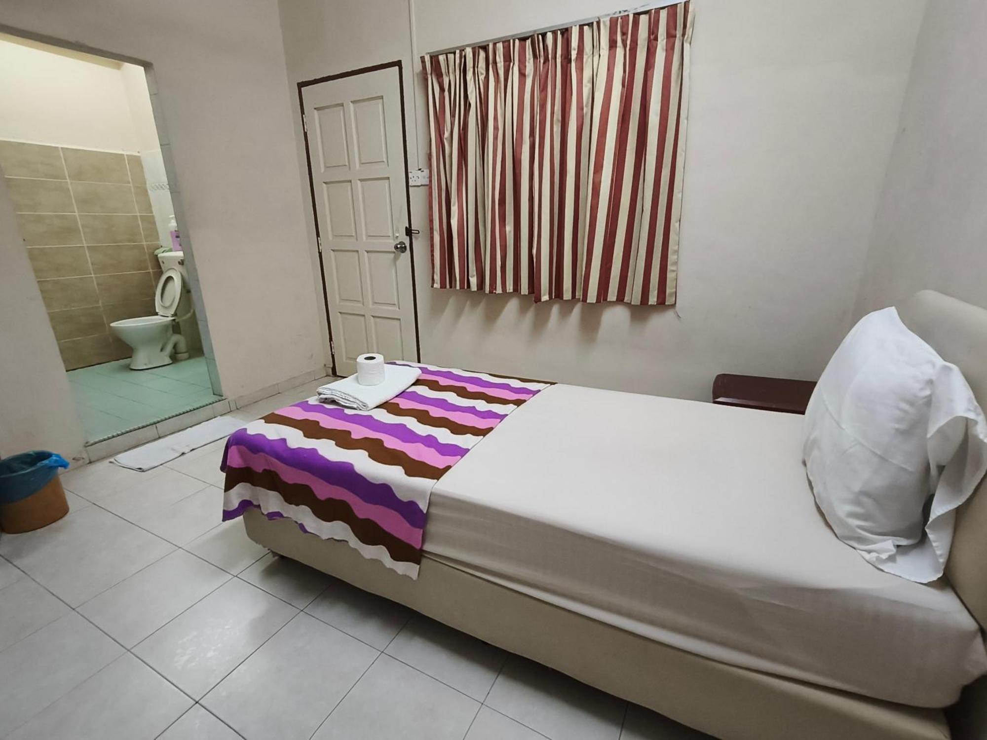 Kota Lodge Guest House Malacca Ngoại thất bức ảnh
